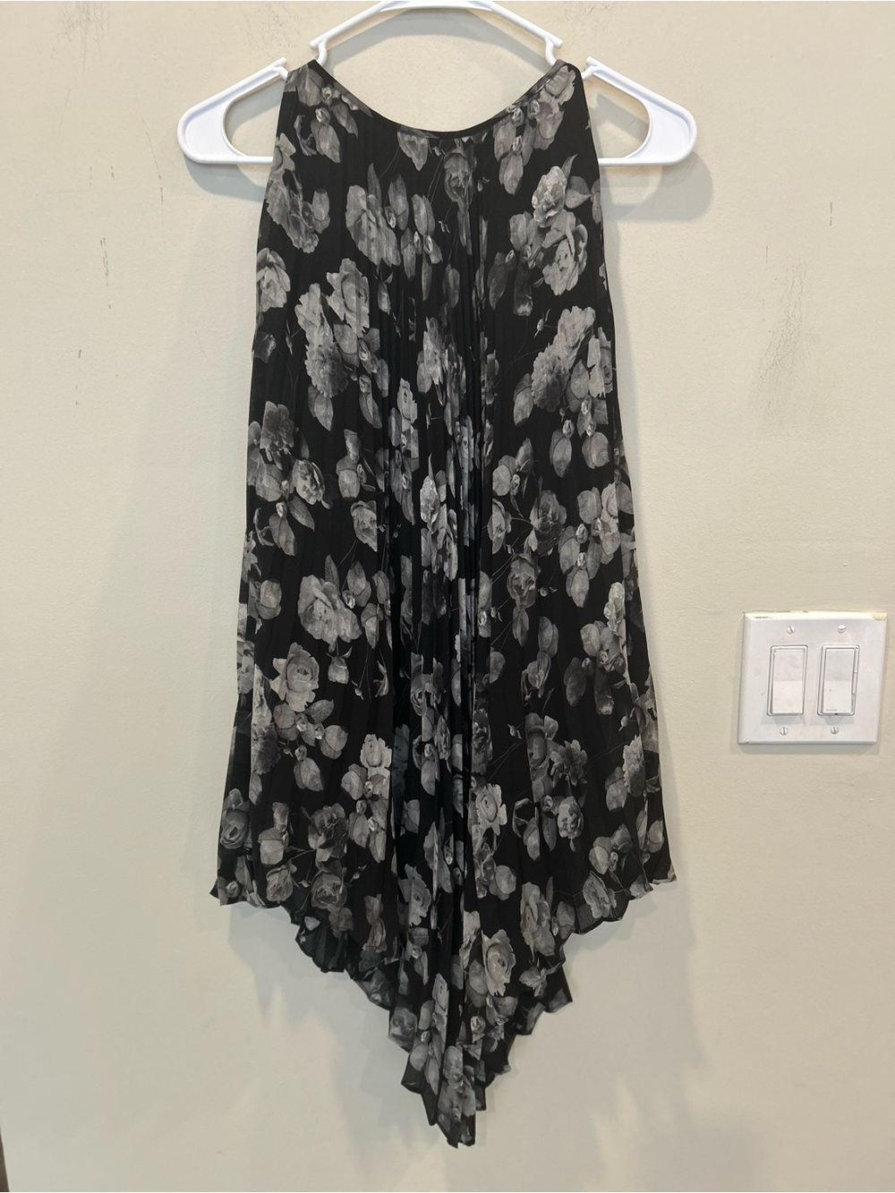 MWT Max Studio Women's Black Floral Pleated Asymmetrical Lined Dress - Sz Small